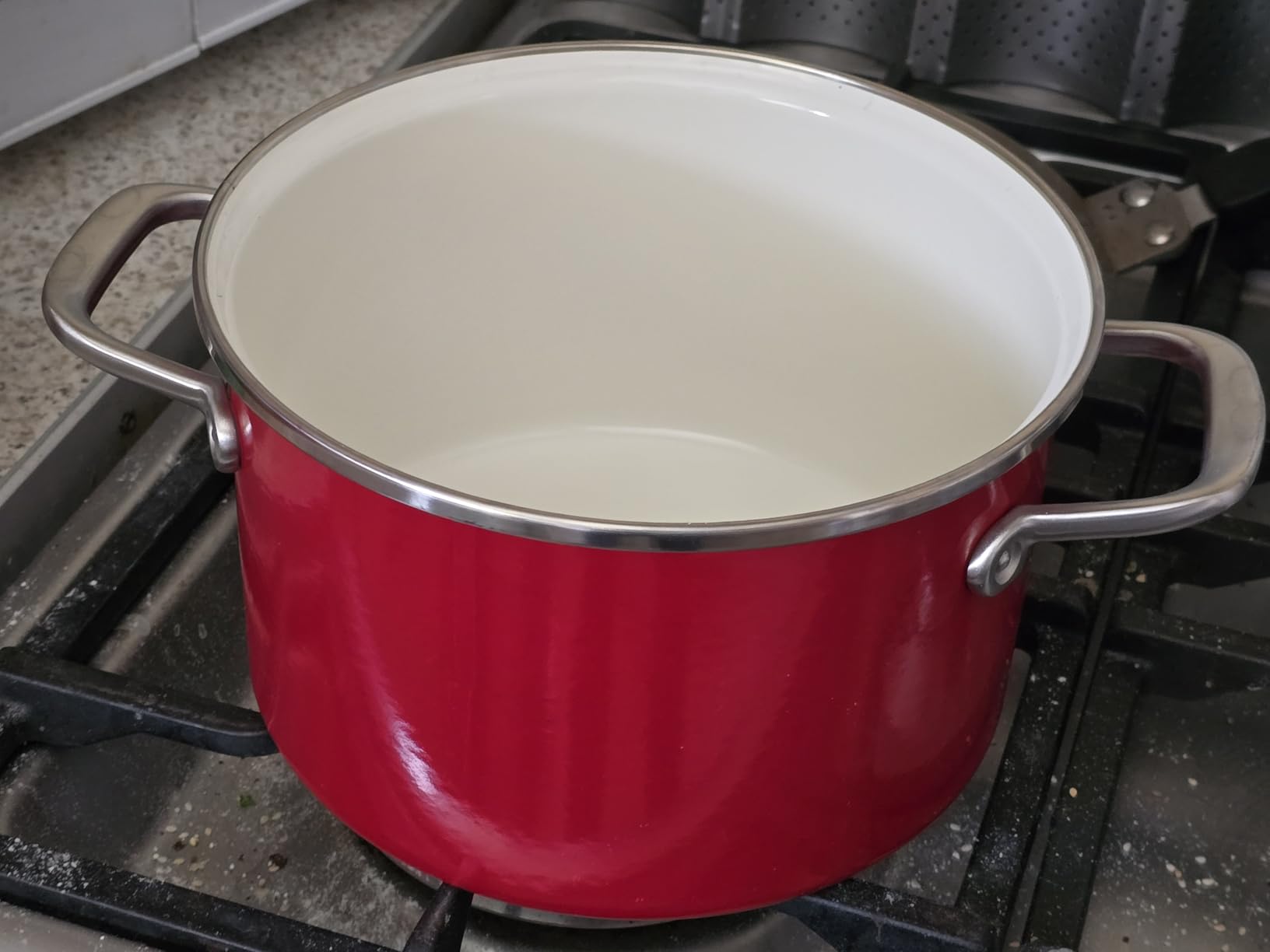 Guter Topf mit kleinen Mängeln