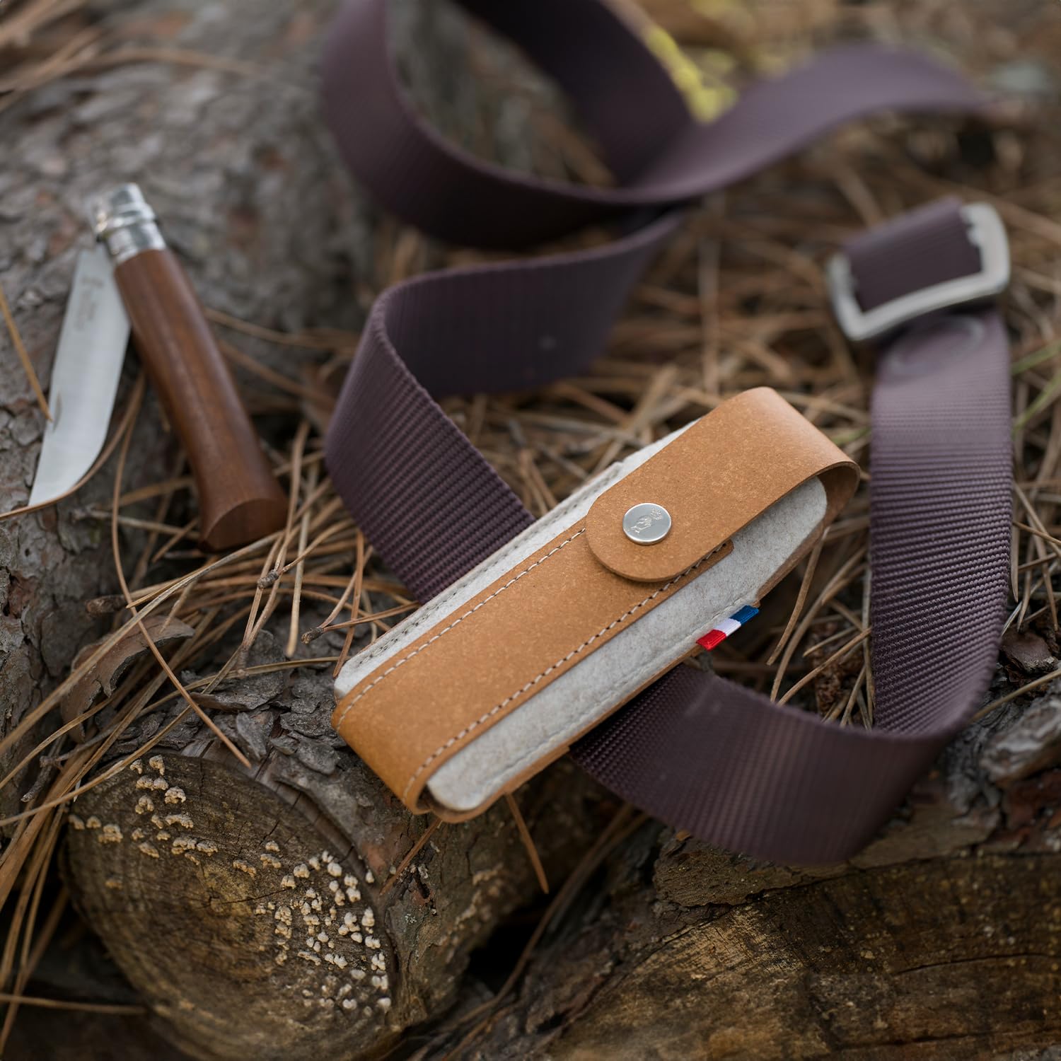 opinel-outdoor-etui-m-aus-recyceltem-leder-r-pet-filz-braun image 6