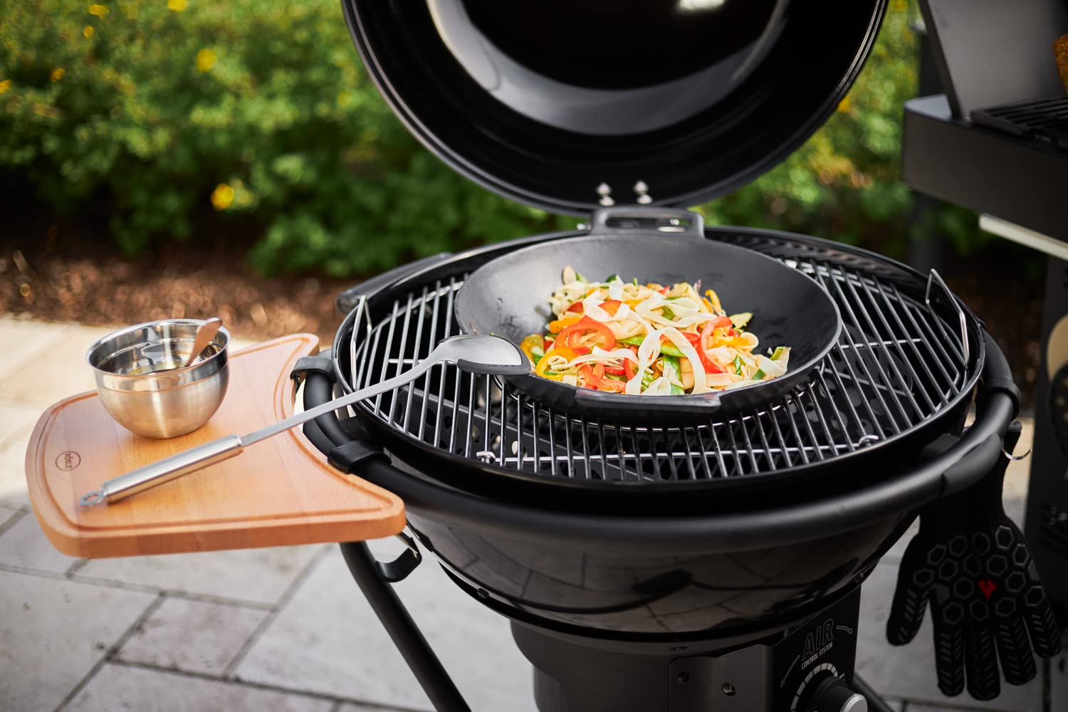 r-sle-vario-wok-36-cm-emaillierter-gusseisen-wok-f-r-herd-und-grill-asiatische-k image 5