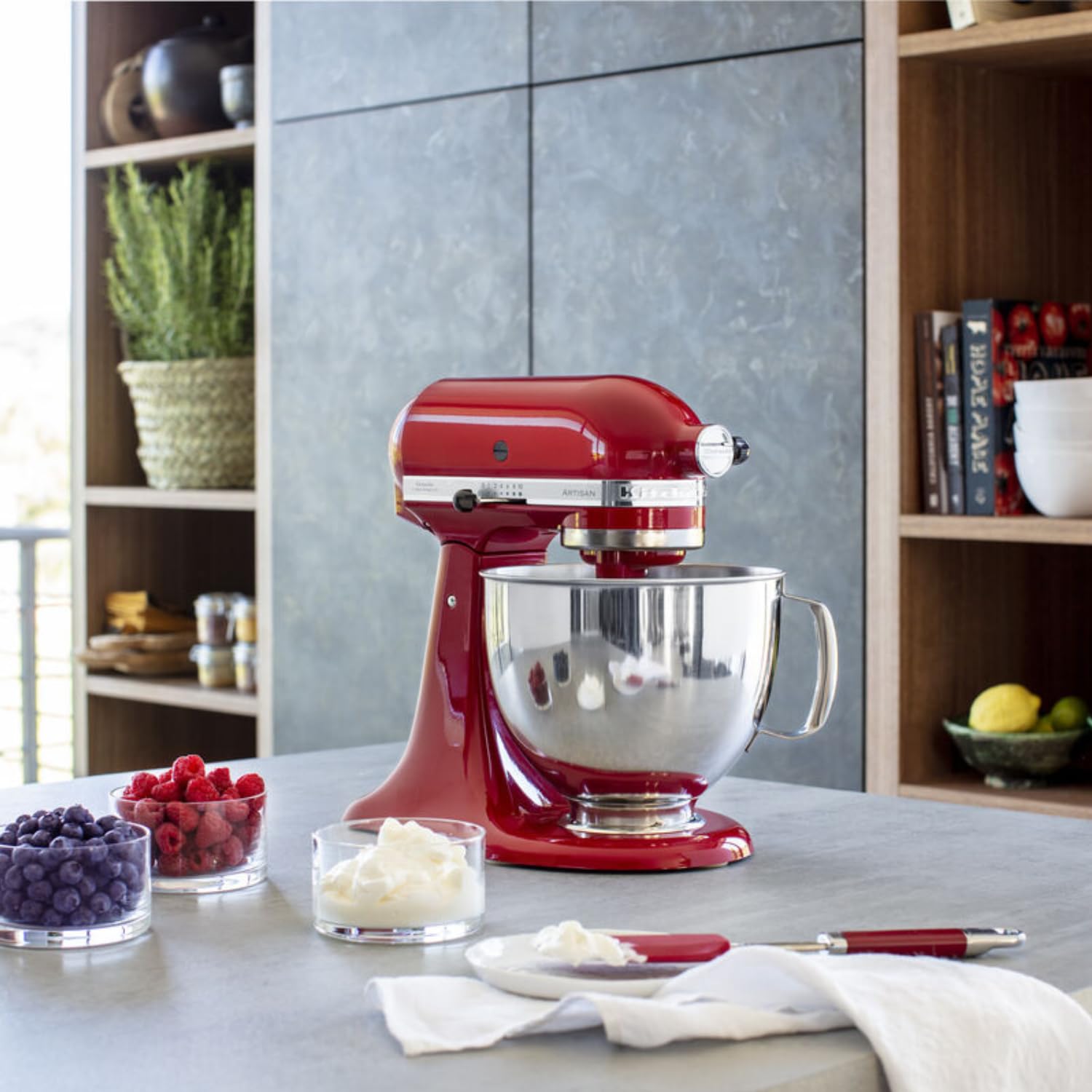 kitchenaid-artisan-k-chenmaschine-4-8-l-mit-kippbarem-motorkopf-empire-rot image 4