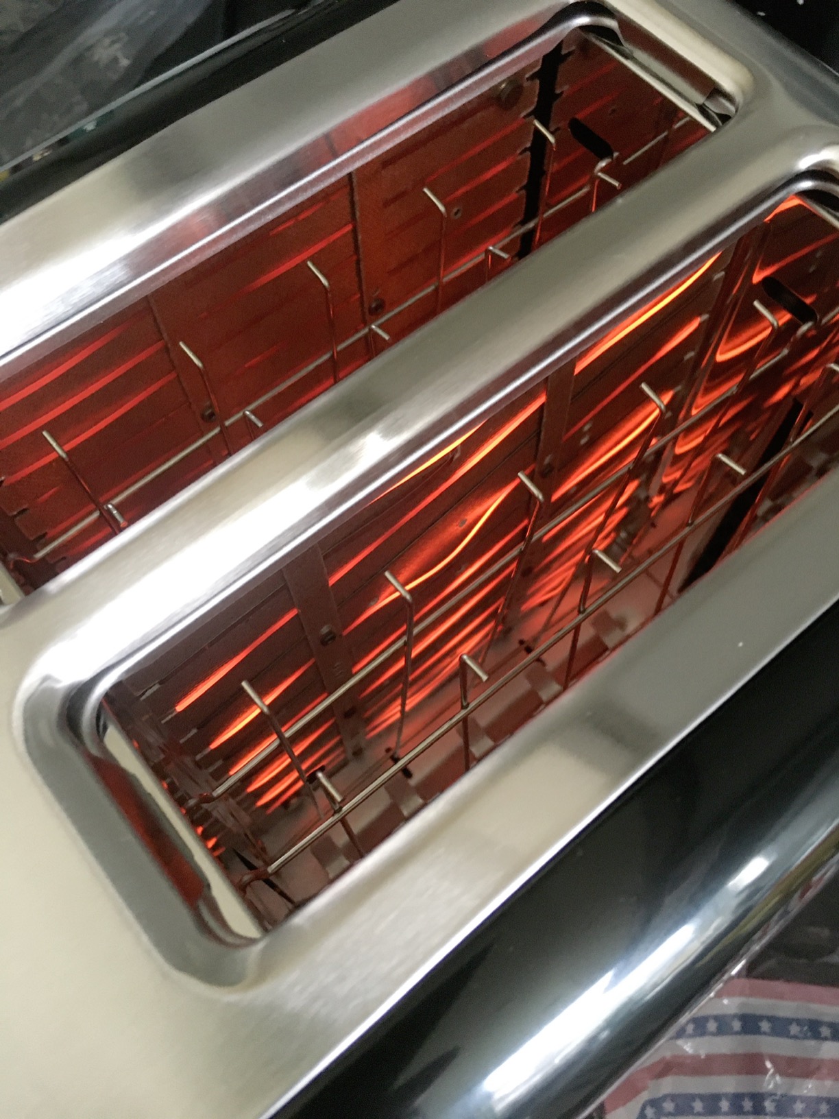 Schöner Toaster mit kleinen Mängeln