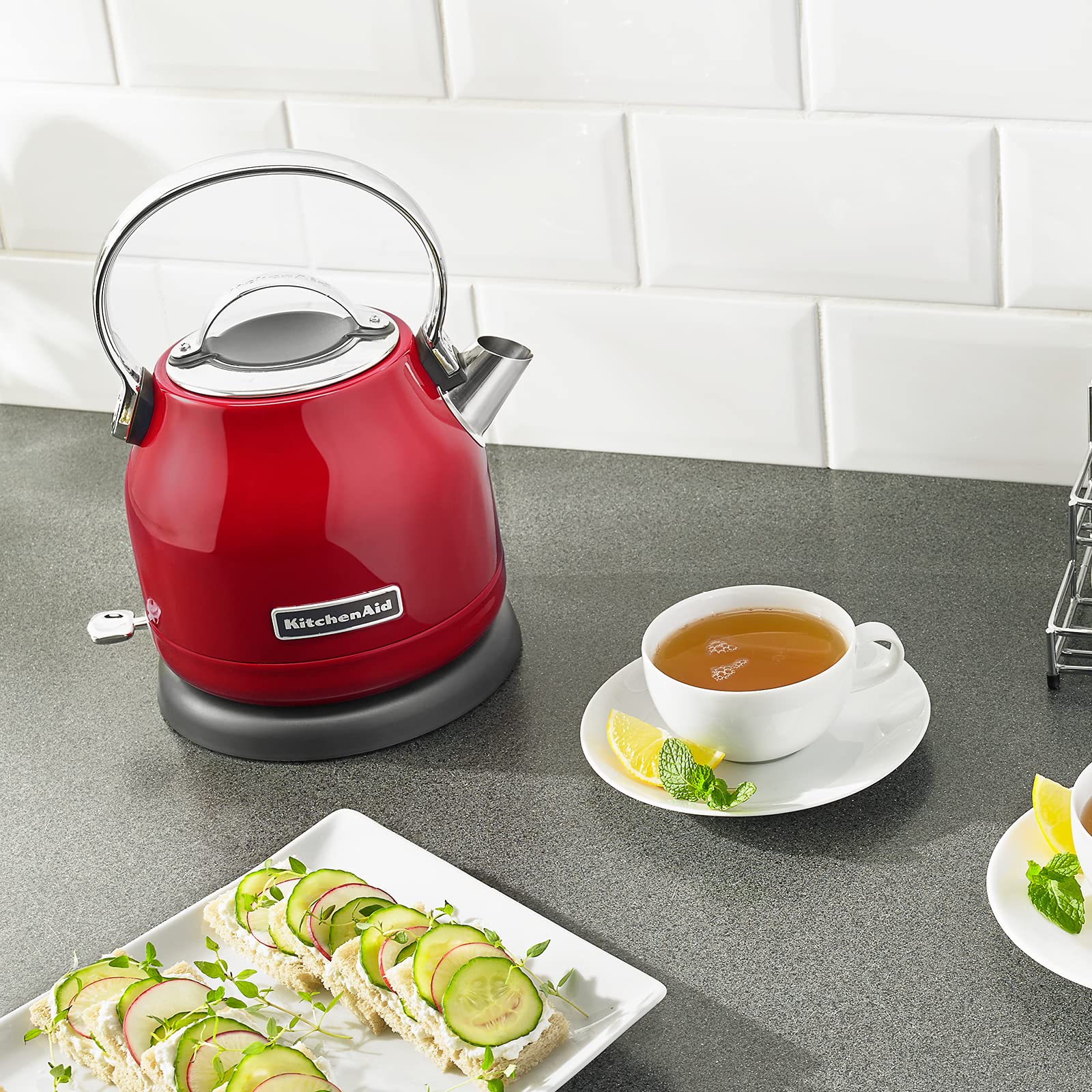 kitchenaid-5kek1222ber-dome-wasserkocher-empire-1-25-l-edelstahl-schwarz image 2