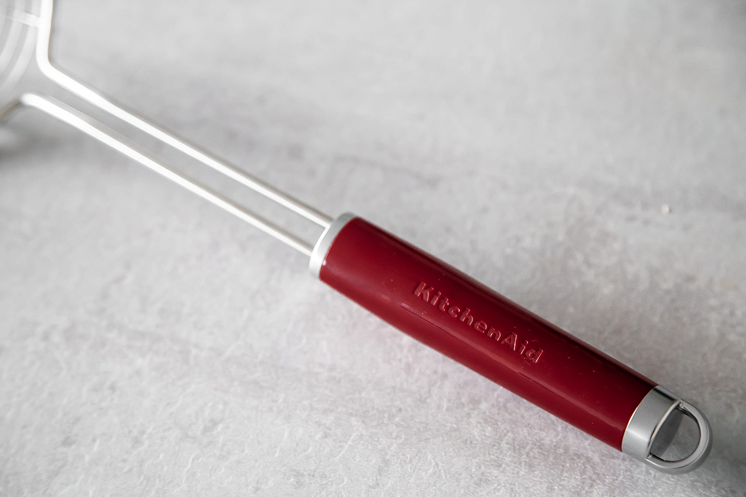 kitchenaid-sch-pfsieb-schauml-ffel-aus-edelstahl-empire-rot image 5